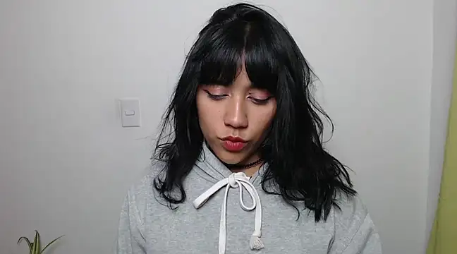 juli love11 online show from 5, 3, 2025