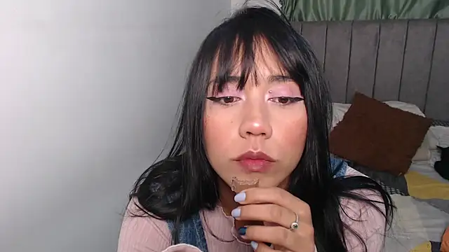 juli love11 online show from 19, 9, 2025