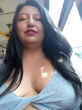 Snapshot of Melyy_Edii chatting on 5, 3, 2025 Melyy Edii online show from 5, 3, 2025