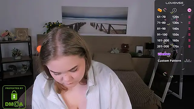 Snapshot of Erica__Alta chatting on 1, 2, 2025 Erica  Alta online show from 1, 2, 2025