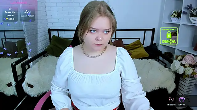 Snapshot of Erica__Alta chatting on 14, 9, 2025 Erica  Alta online show from 14, 9, 2025