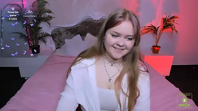 Snapshot of Erica__Alta chatting on 22, 9, 2025 Erica  Alta online show from 22, 9, 2025