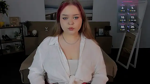 Snapshot of Erica__Alta chatting on 6, 10, 2025 Erica  Alta online show from 6, 10, 2025