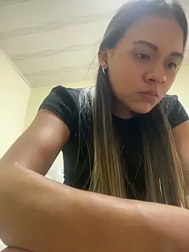 Yessica 832 online show from 15, 2, 2025