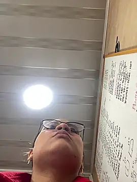 Yessica 832 online show from 13, 2, 2026