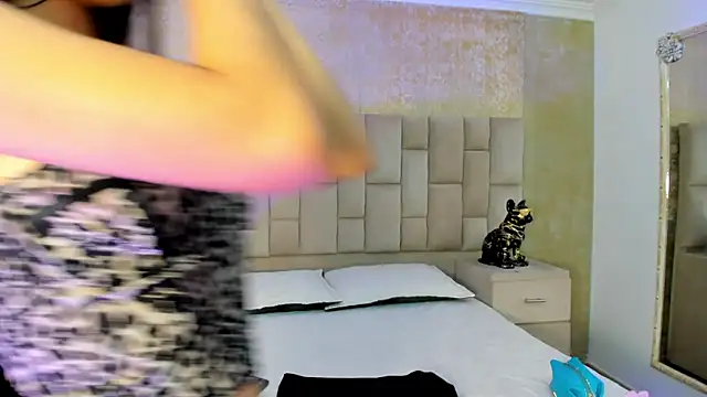 BellaaStorm online show from 5, 2, 2025