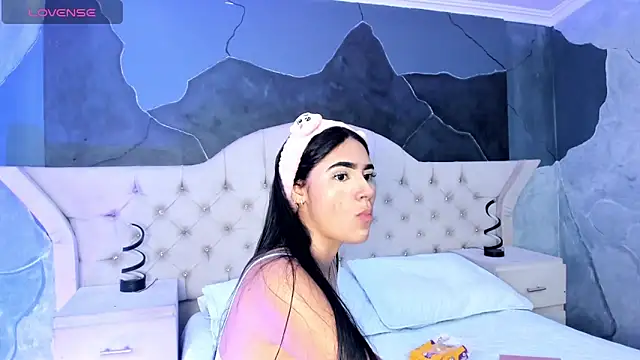 BellaaStorm online show from 10, 9, 2025