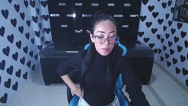 victoria ricci a online show from 17, 2, 2025