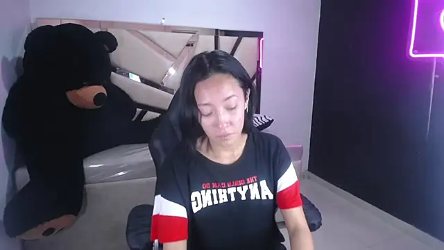 victoria ricci a online show from 6, 3, 2025