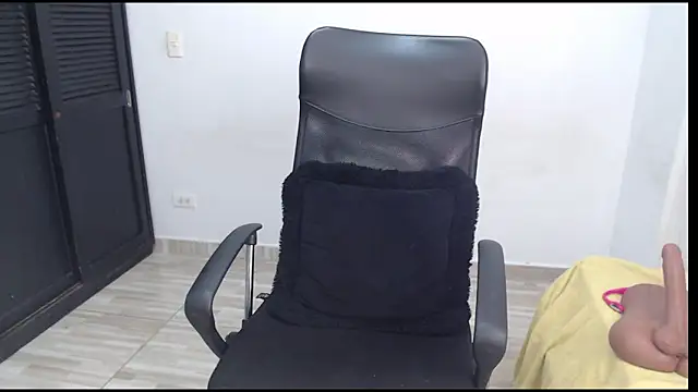 avis lara online show from 15, 4, 2026