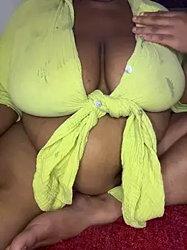 Snapshot of Lilymoonshow chatting on 2, 11, 2025 Lilymoonshow online show from 2, 11, 2025