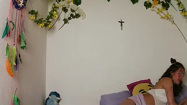 Snapshot of zoe_ch_ chatting on 13, 10, 2025 zoe ch online show from 13, 10, 2025