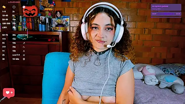 Snapshot of Annycolin_ chatting on 17, 10, 2025 Annycolin online show from 17, 10, 2025