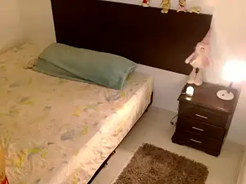 Snapshot of Aurrorasweet chatting on 5, 2, 2025 Aurrorasweet online show from 5, 2, 2025