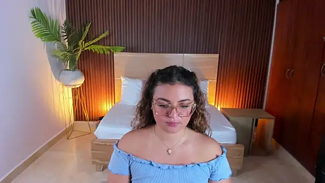 lilly ass  online show from 17, 2, 2025