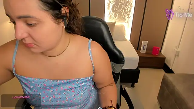 lilly ass  online show from 20, 5, 2026