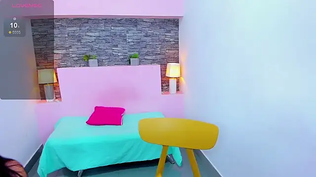 ScarletEmber3 online show from 17, 2, 2025