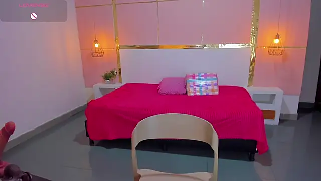 ScarletEmber3 online show from 20, 2, 2025