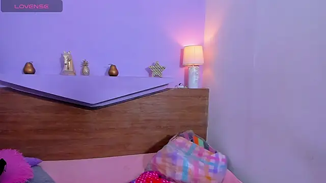 ScarletEmber3 online show from 23, 9, 2025