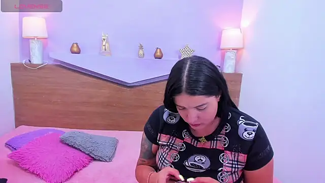 ScarletEmber3 online show from 9, 10, 2025