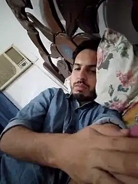 Snapshot of alejo5288 chatting on 9, 10, 2025 alejo5288 online show from 9, 10, 2025