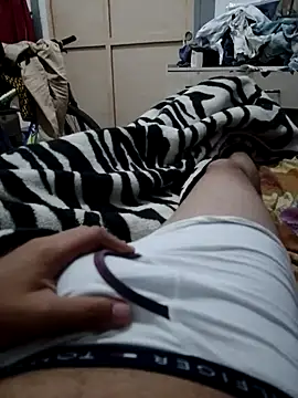 Snapshot of alejo5288 chatting on 20, 10, 2025 alejo5288 online show from 20, 10, 2025