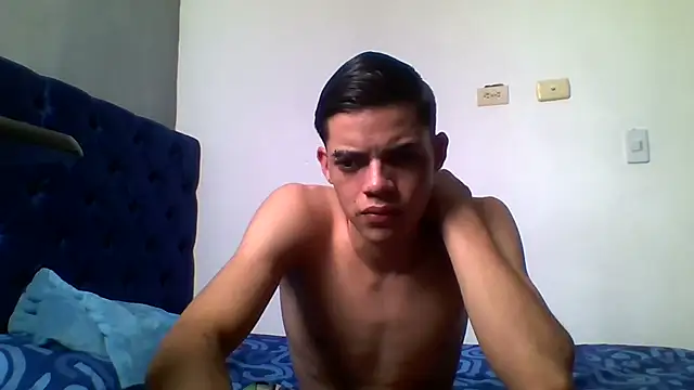Latinos 2001 online show from 11, 5, 2026