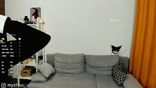 Snapshot of EliyaX chatting on 11, 10, 2025 EliyaX online show from 11, 10, 2025