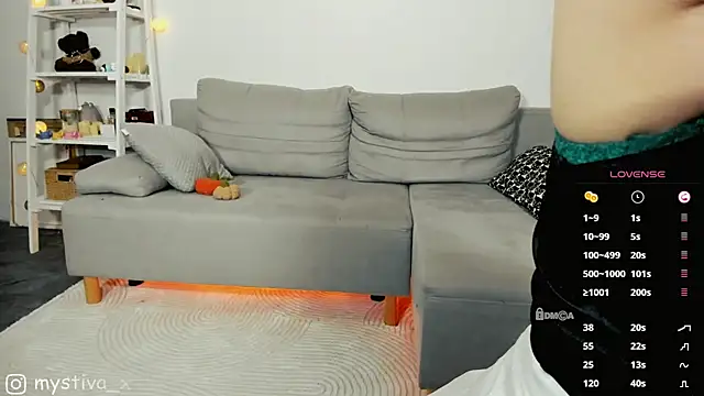 Snapshot of EliyaX chatting on 14, 10, 2025 EliyaX online show from 14, 10, 2025