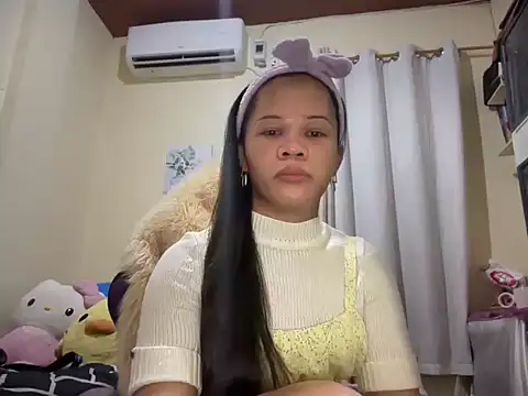 SophiaCourthaway online show from 7, 7, 2026