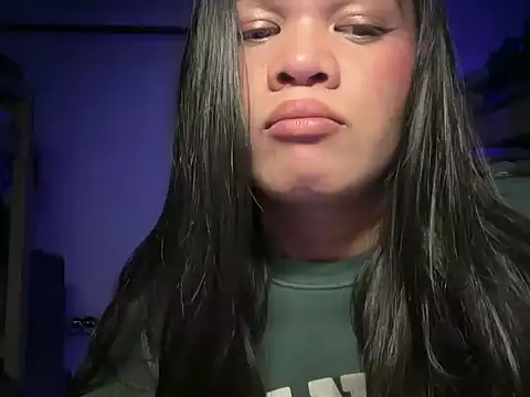 SophiaCourthaway online show from 10, 7, 2026