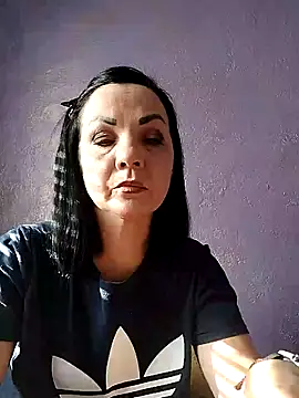 Tory Lovi online show from 10, 2, 2025