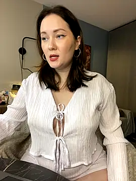 Kiss My Body online show from 24, 11, 2025