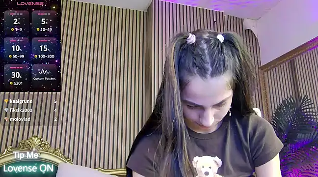 Snapshot of KeylaBlair chatting on 11, 3, 2025 KeylaBlair online show from 11, 3, 2025