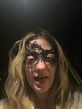Snapshot of Megan_off chatting on 13, 3, 2025 Megan off online show from 13, 3, 2025