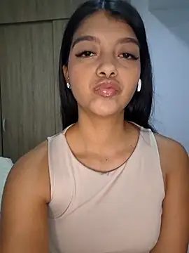 Snapshot of IslaBlaze chatting on 10, 4, 2026 IslaBlaze online show from 10, 4, 2026