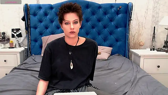Snapshot of via_mayer_ chatting on 18, 5, 2026 via mayer online show from 18, 5, 2026