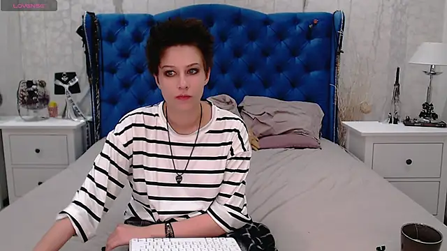 Snapshot of via_mayer_ chatting on 22, 5, 2026 via mayer online show from 22, 5, 2026
