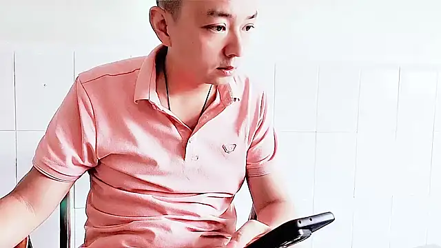 Snapshot of swg176 chatting on 17, 9, 2025 swg176 online show from 17, 9, 2025