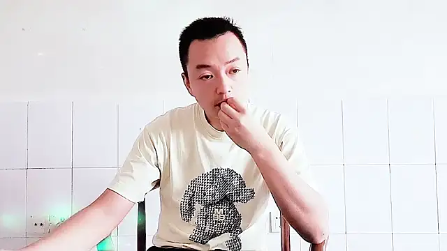 Snapshot of swg176 chatting on 9, 10, 2025 swg176 online show from 9, 10, 2025