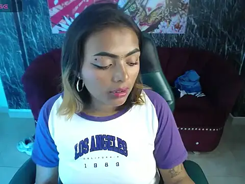 Snapshot of madelein_m chatting on 4, 2, 2025 madelein m online show from 4, 2, 2025