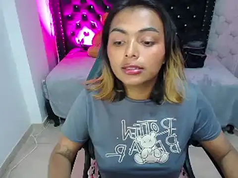 Snapshot of madelein_m chatting on 7, 2, 2025 madelein m online show from 7, 2, 2025