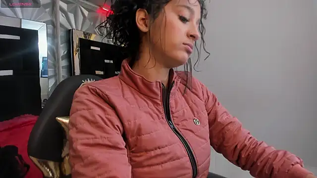 Shelley-Hack online show from 27, 2, 2025