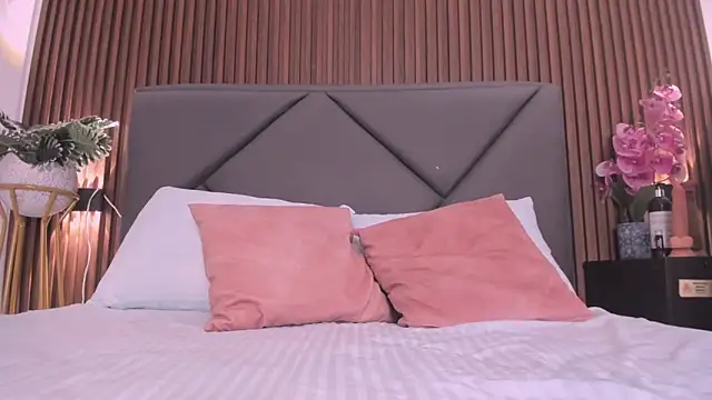 emmily taylor  online show from 6, 2, 2025