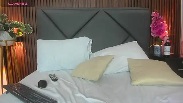 emmily taylor  online show from 8, 3, 2025