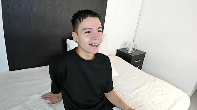 Snapshot of alanblack1 chatting on 7, 2, 2025 alanblack1 online show from 7, 2, 2025