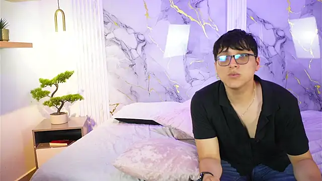 vanilla hot online show from 7, 10, 2025