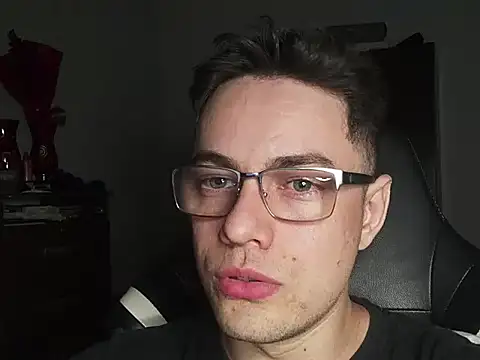 Snapshot of Dyllan__ chatting on 22, 10, 2025 Dyllan   online show from 22, 10, 2025