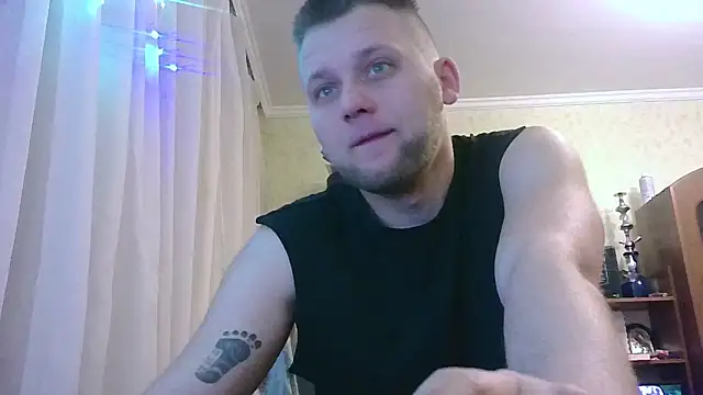 Snapshot of HunterOnBoobs chatting on 15, 2, 2025 HunterOnBoobs online show from 15, 2, 2025
