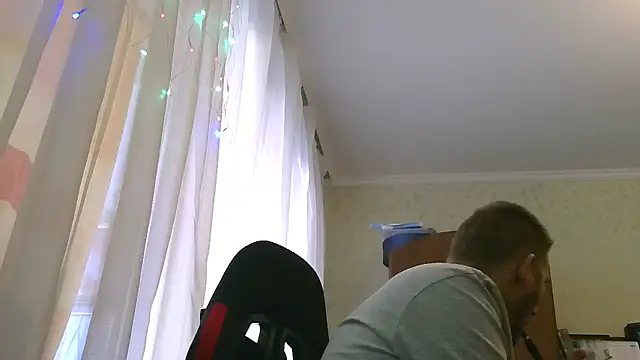 Snapshot of HunterOnBoobs chatting on 24, 2, 2025 HunterOnBoobs online show from 24, 2, 2025